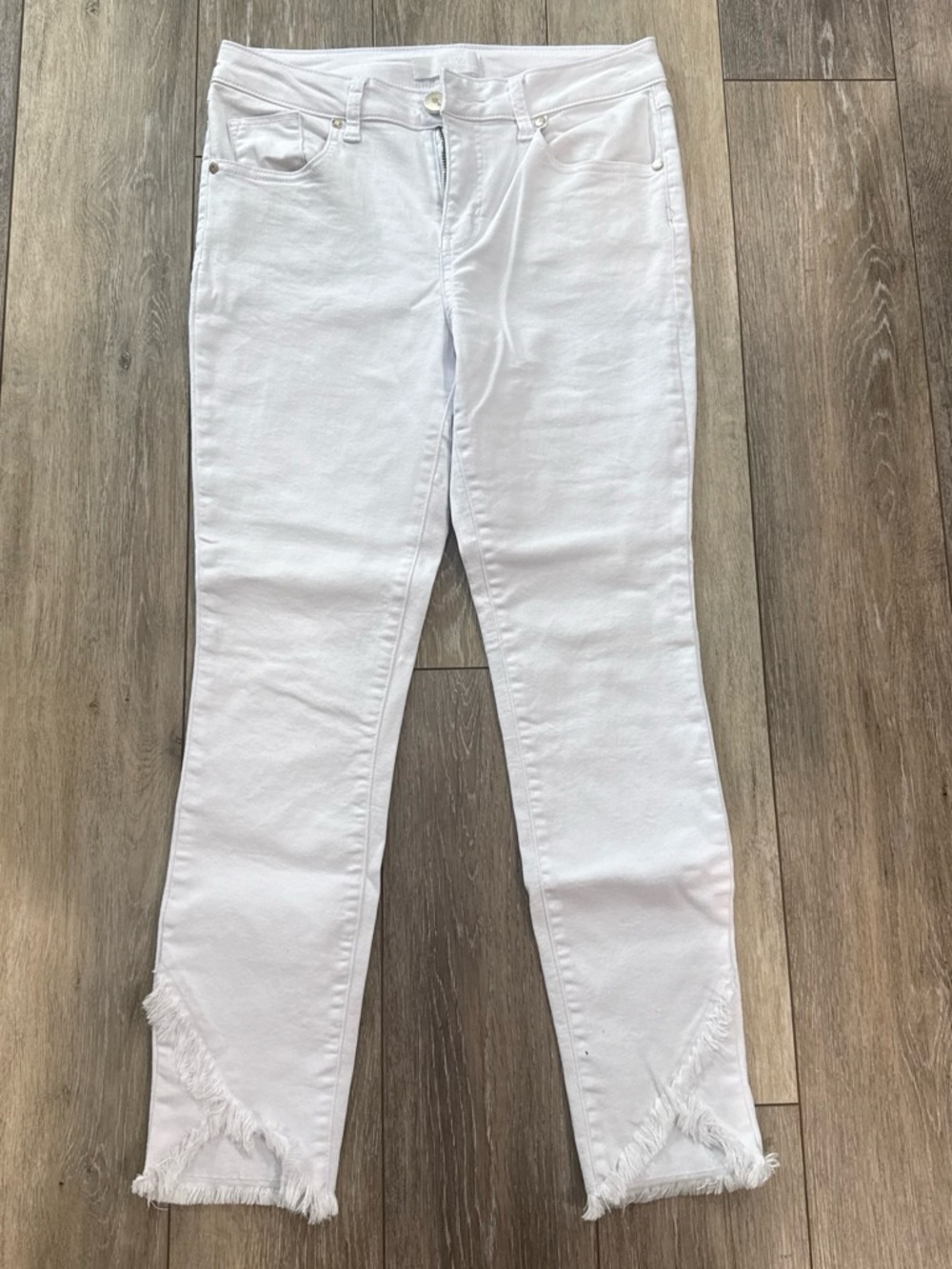 1822 Denim White Cropped Frayed Hem Jeans